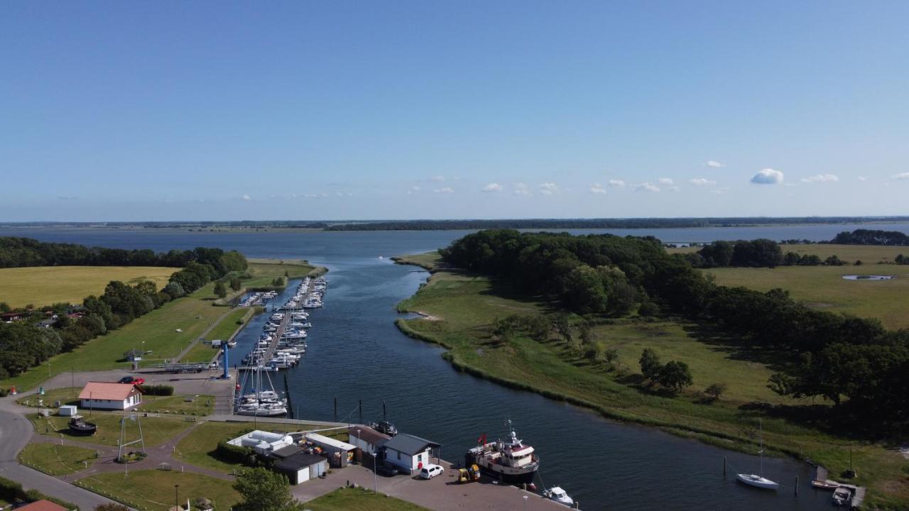 Reetferienhaus - Schaprode Hafen Esterno foto