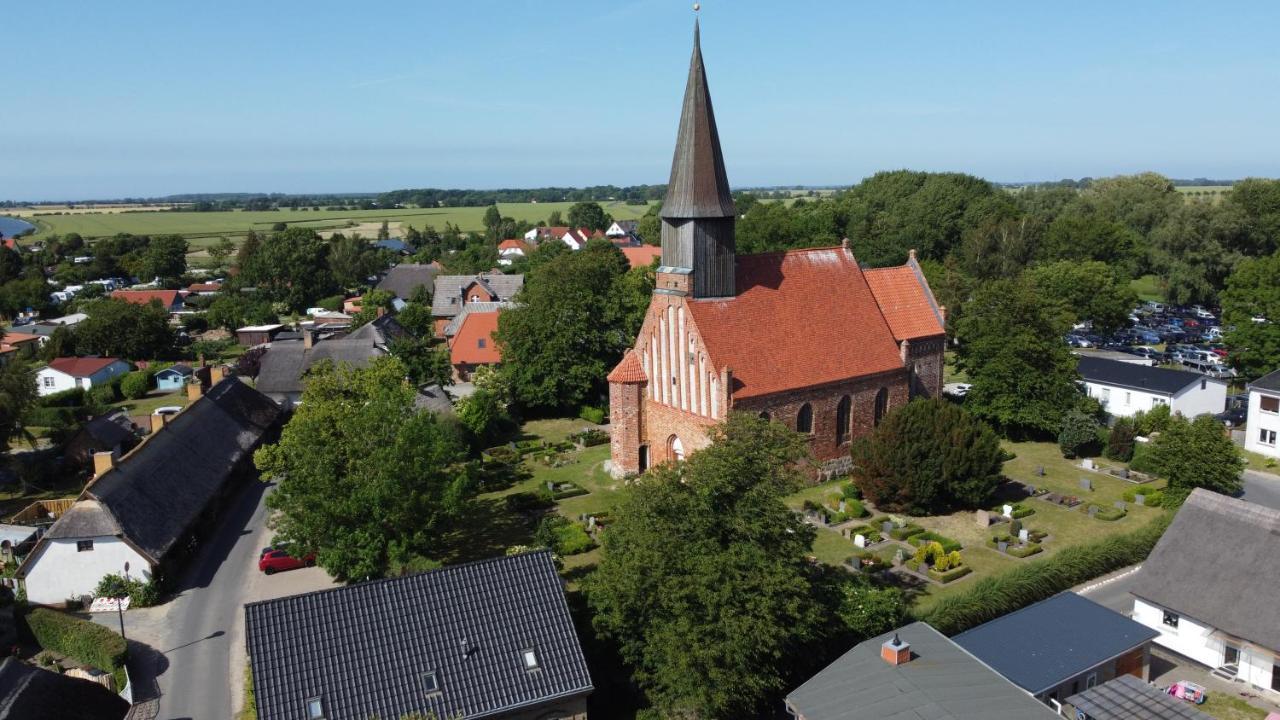 Reetferienhaus - Schaprode Hafen Esterno foto