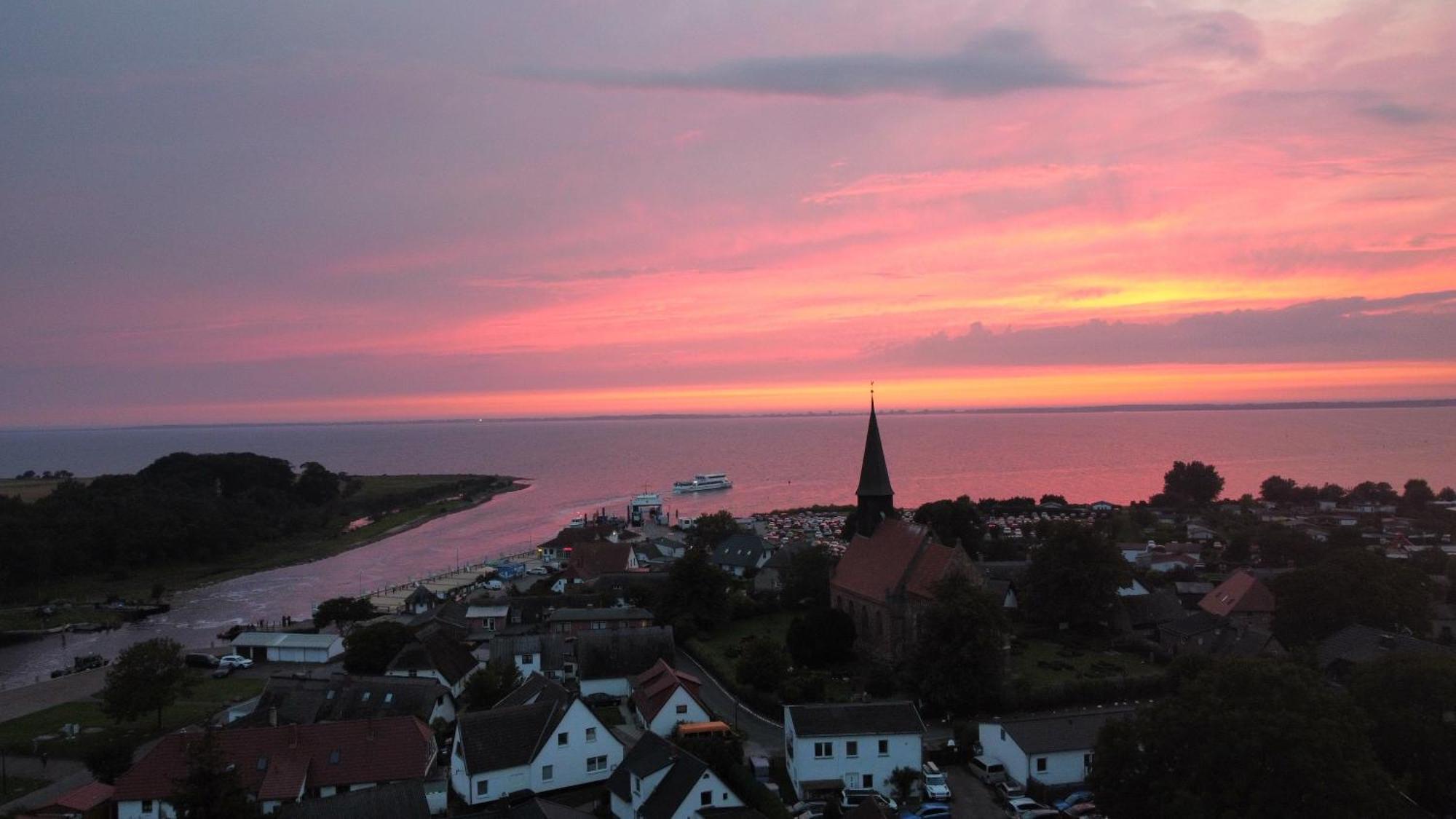 Reetferienhaus - Schaprode Hafen Esterno foto